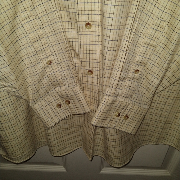 Jos A Bank Traveler's Collection Long Sleeve Button Down Shirt Men's sz Large. - Picture 3 of 5